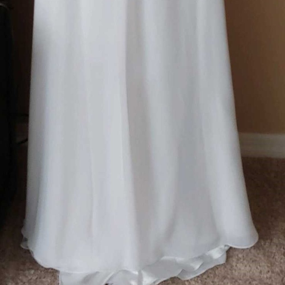 Christopher Henry for JOLI  white formal gown - Picture 2 of 4